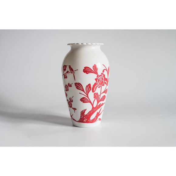 Vintage MCM Vitrock 9" Vase Anchor Hocking Red Birds & Flowers - Picture 3 of 7